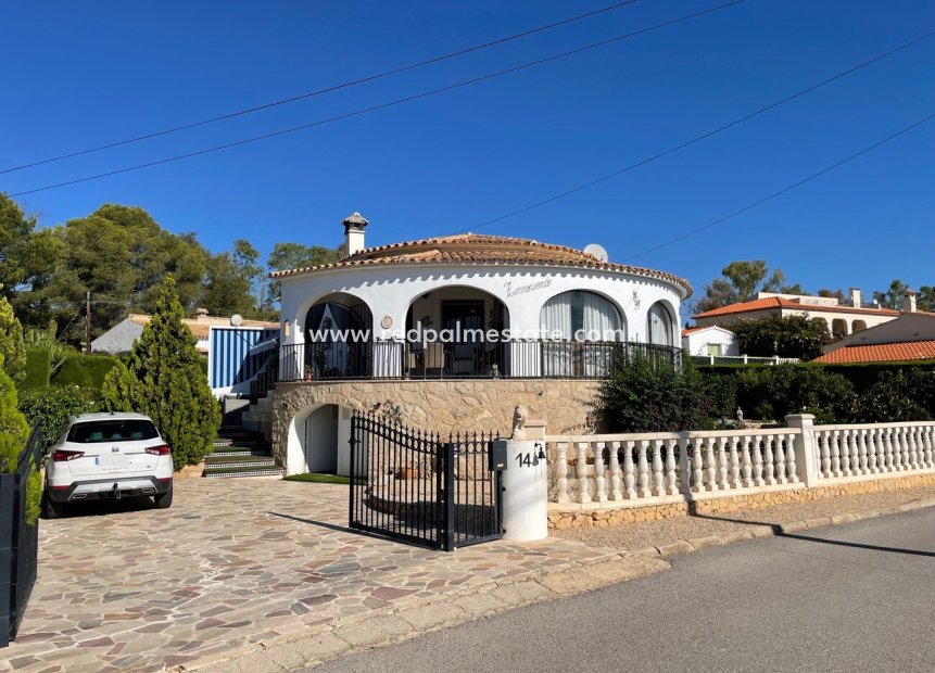 Resale - Villa -
Alfas del Pi - Costa Blanca