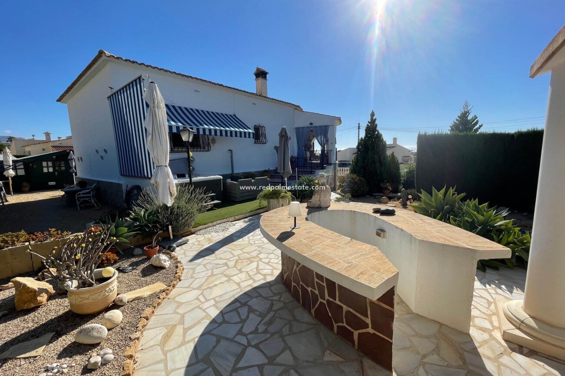 Resale - Villa -
Alfas del Pi - Costa Blanca