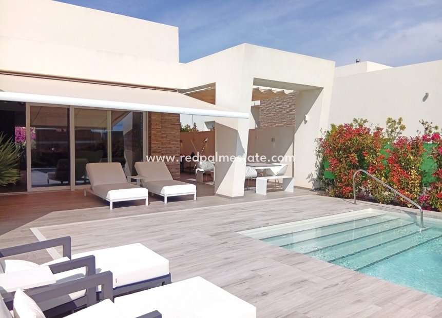 Resale - Villa -
Algorfa - La Finca Golf