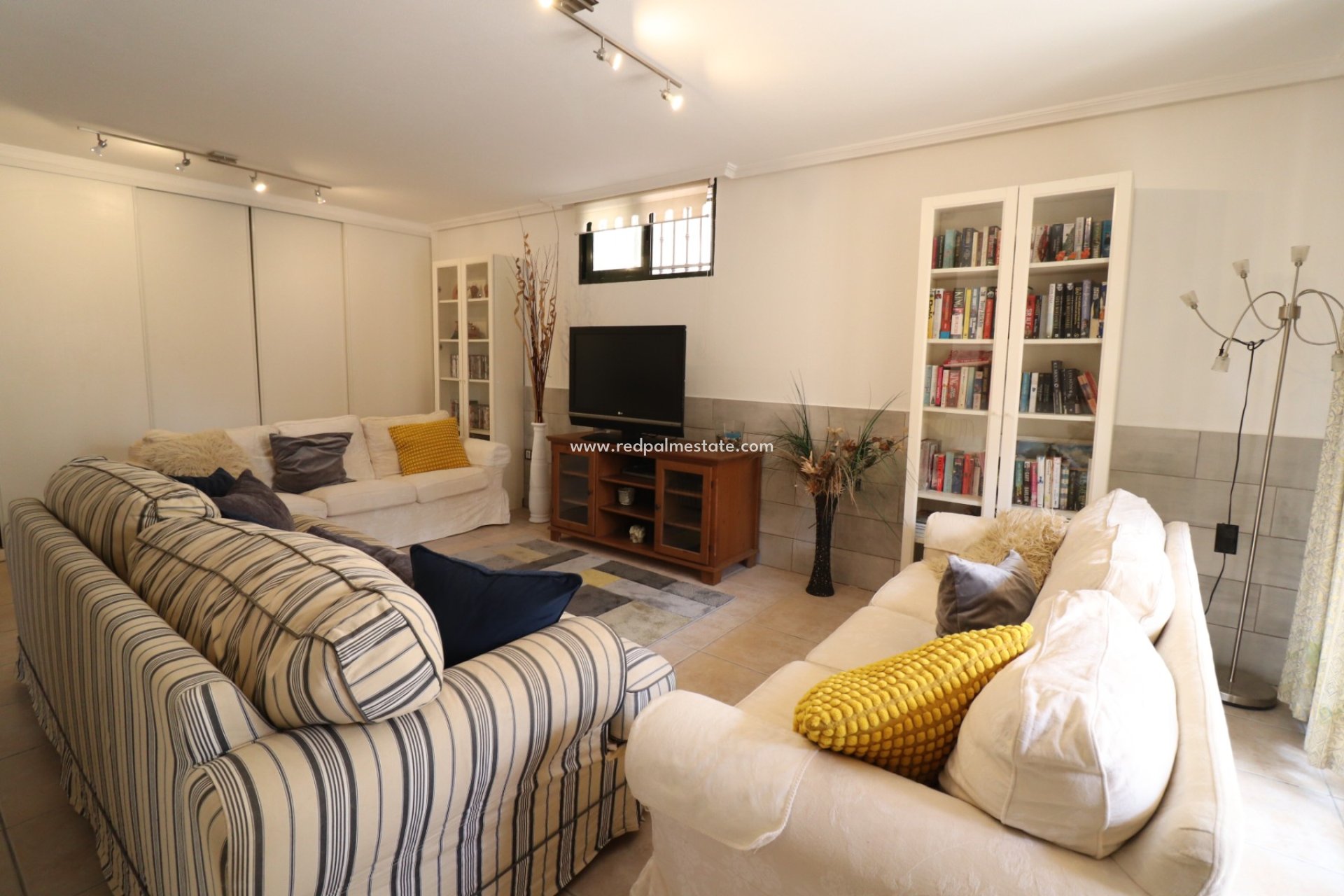 Resale - Villa -
Algorfa