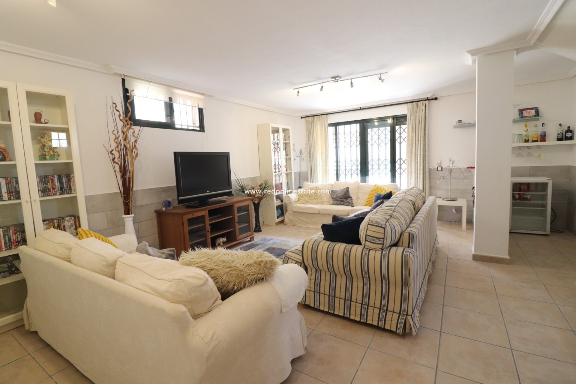 Resale - Villa -
Algorfa