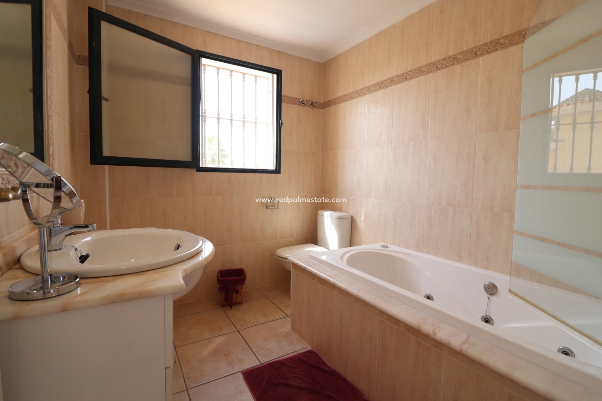 Resale - Villa -
Algorfa