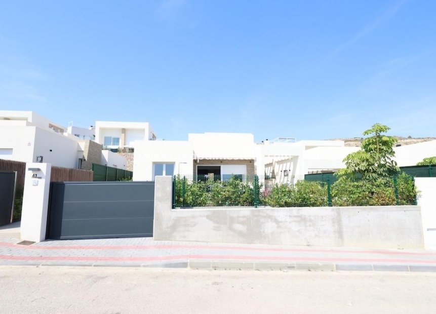 Resale - Villa -
Algorfa