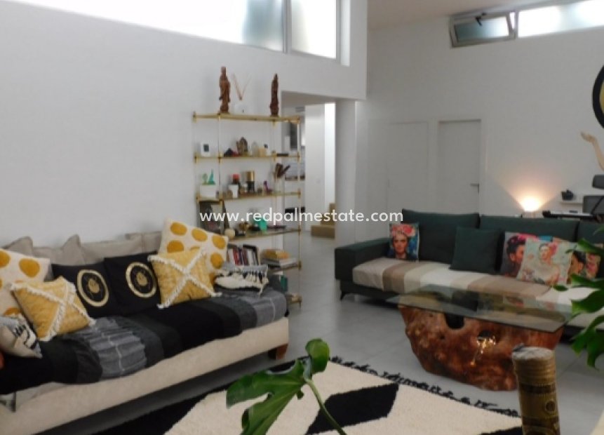 Resale - Villa -
Alicante - Costa Blanca