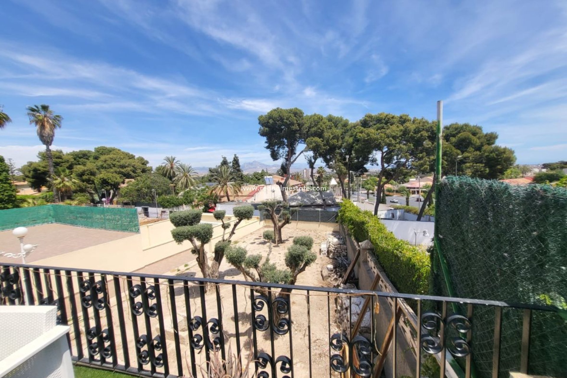 Resale - Villa -
Alicante - Costa Blanca