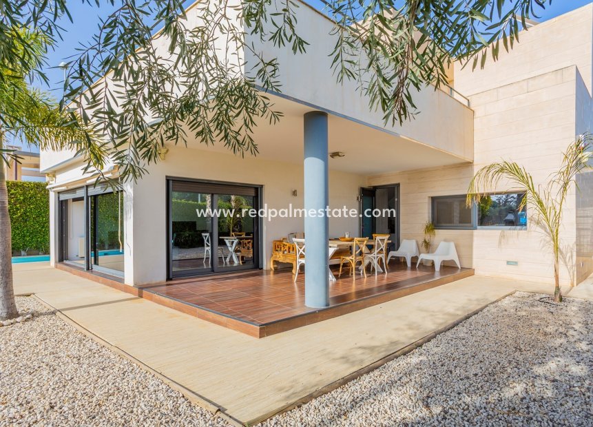 Resale - Villa -
Alicante - Costa Blanca