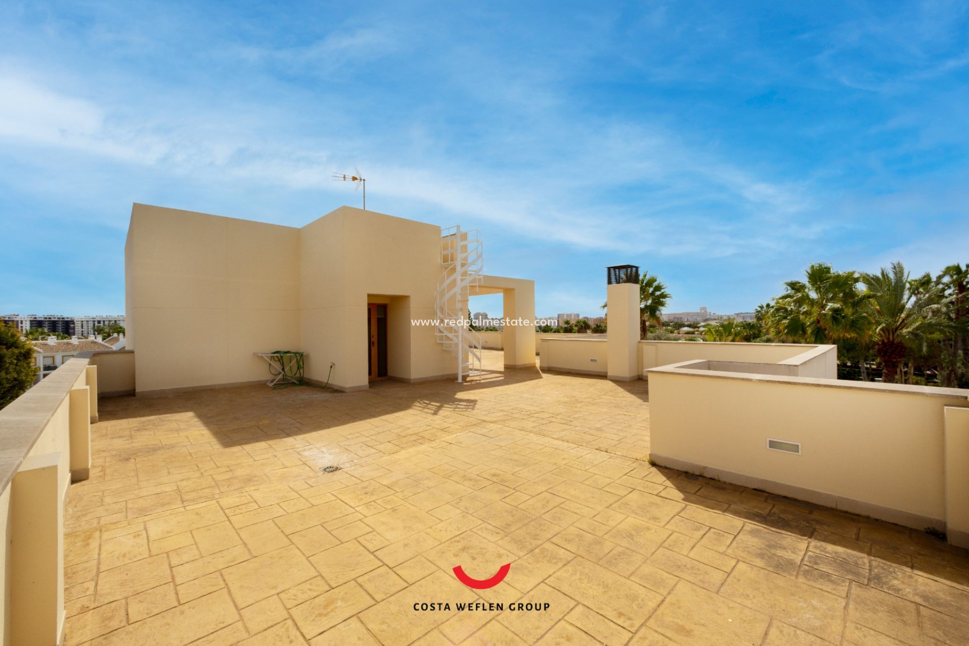 Resale - Villa -
Alicante - Costa Blanca