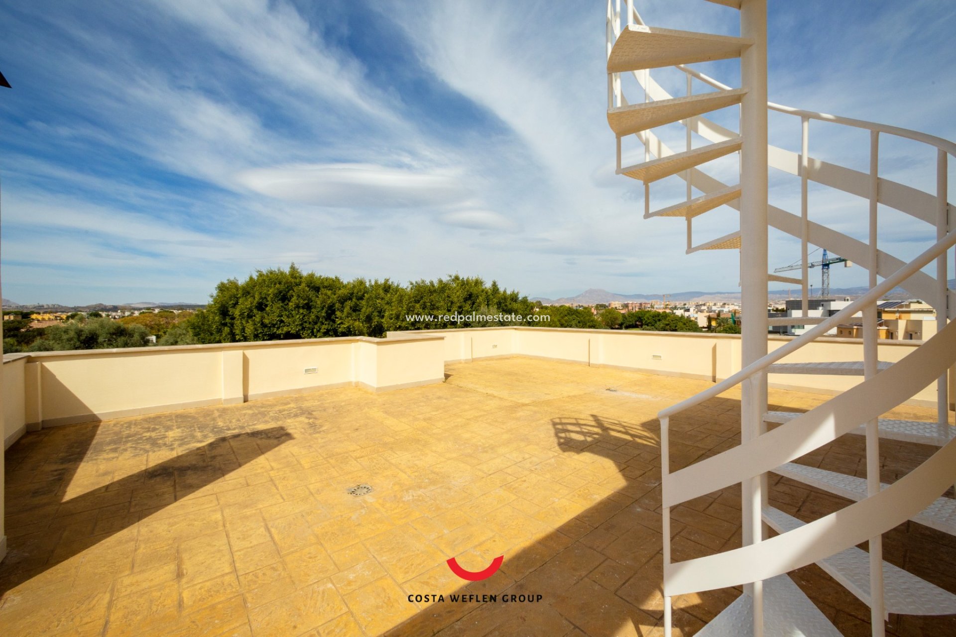 Resale - Villa -
Alicante - Costa Blanca