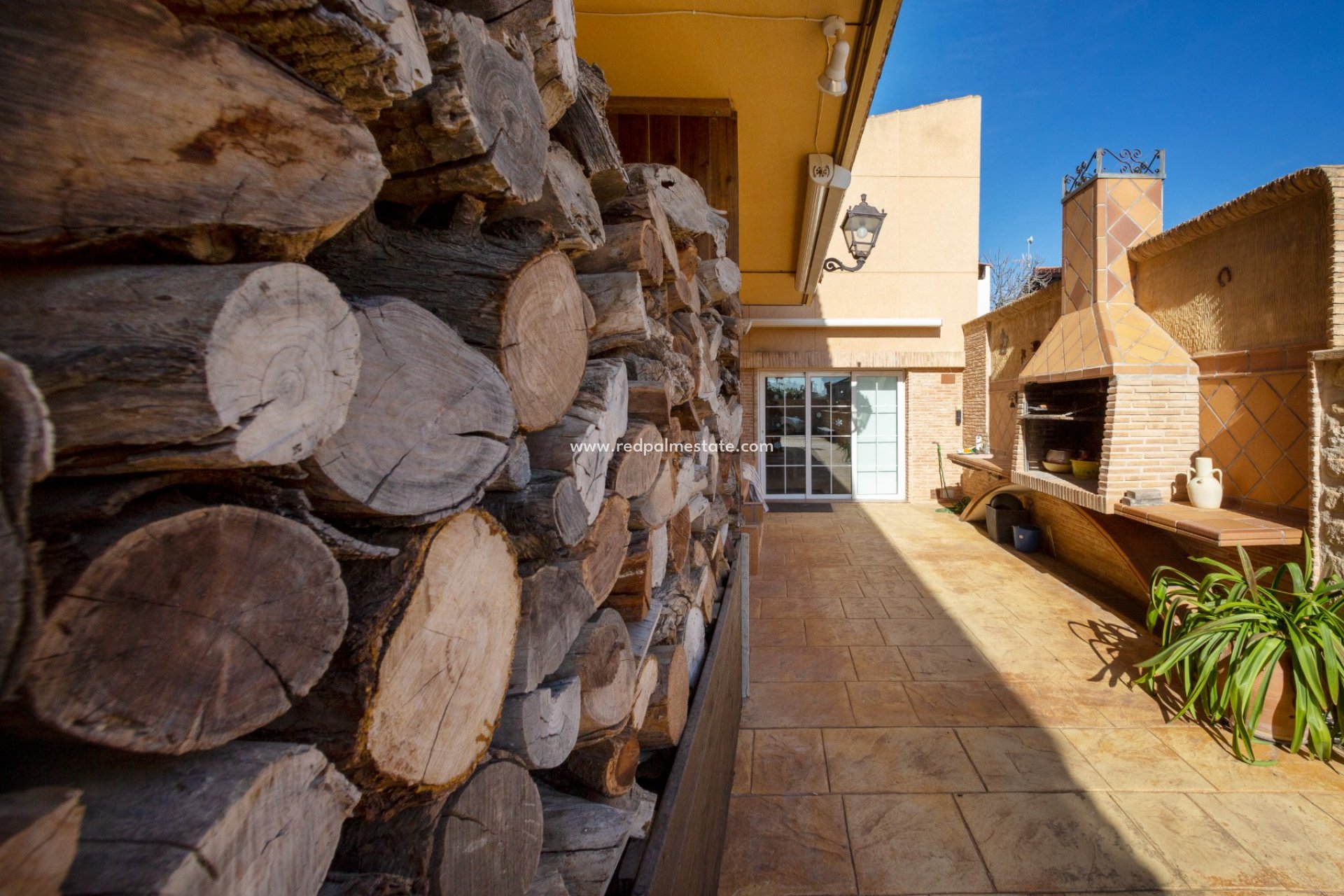 Resale - Villa -
Alicante - Inland