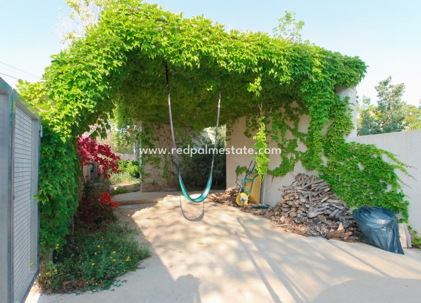 Resale - Villa -
Alicante - Inland