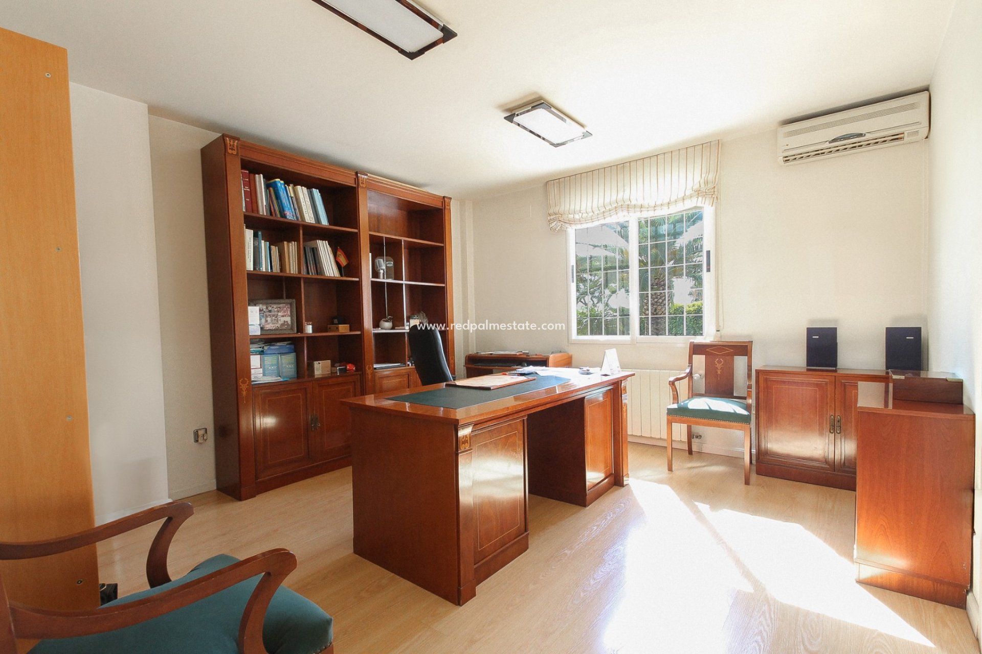 Resale - Villa -
Alicante - Inland