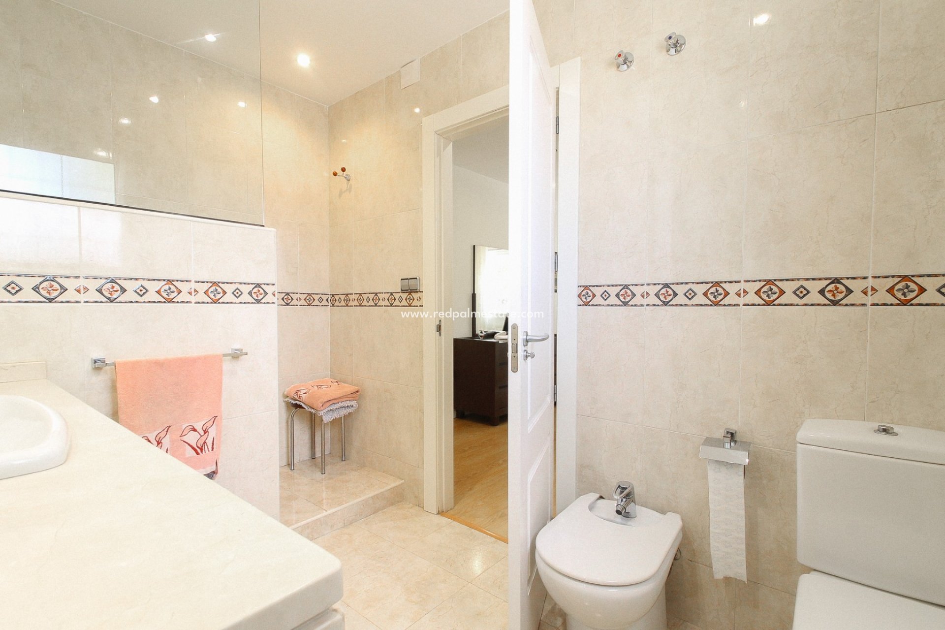 Resale - Villa -
Alicante - Inland