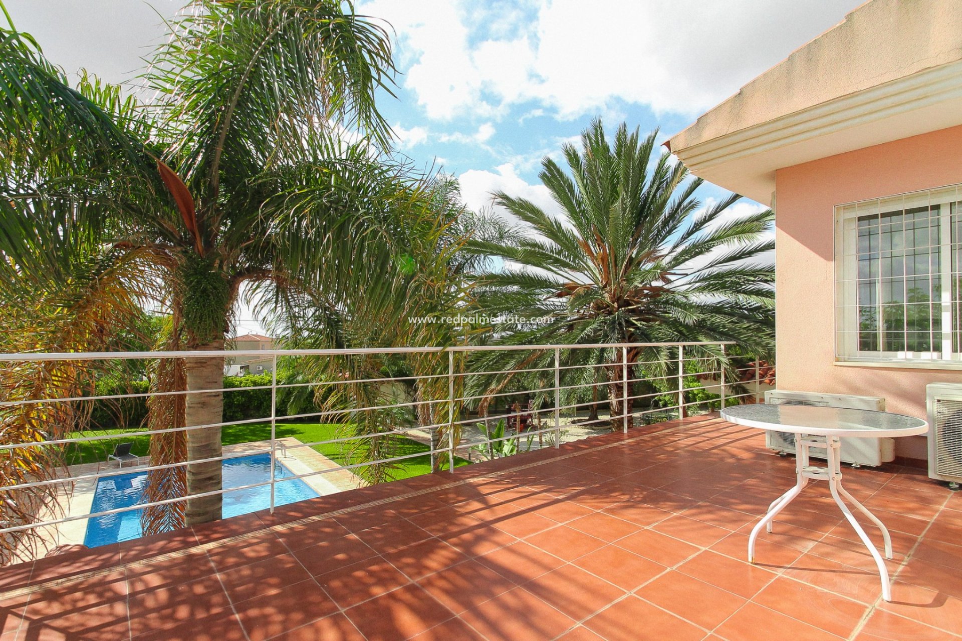Resale - Villa -
Alicante - Inland