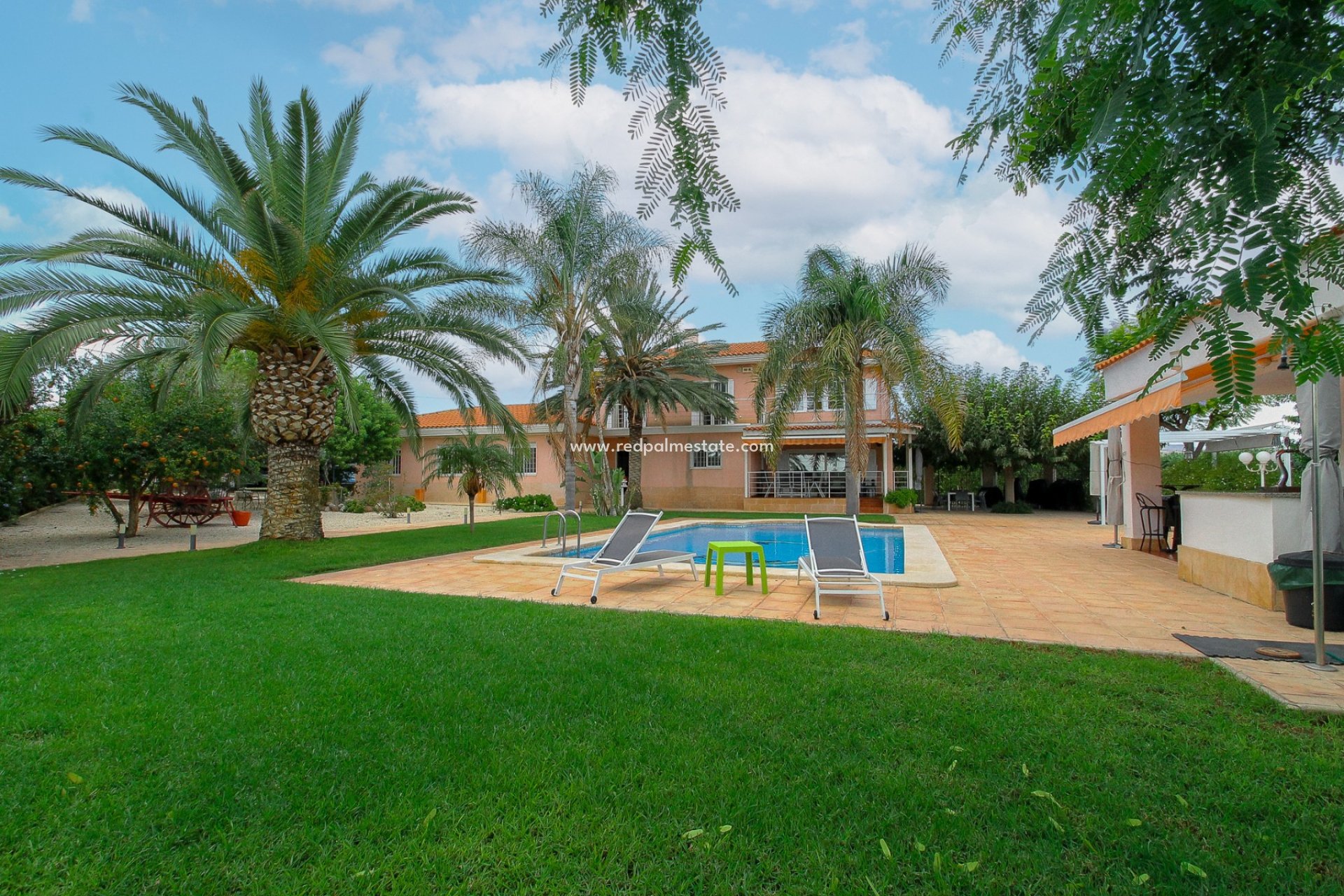 Resale - Villa -
Alicante - Inland