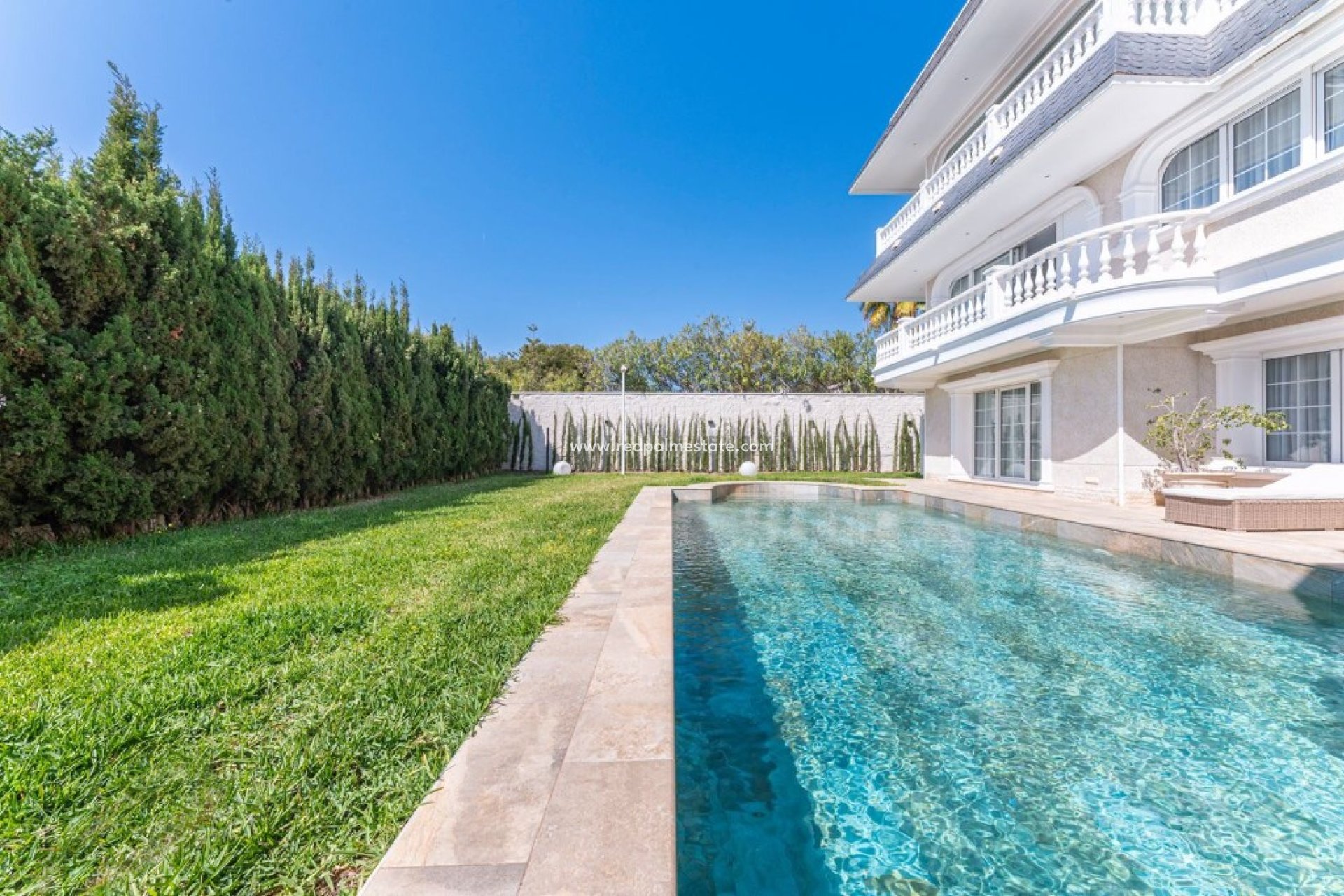 Resale - Villa -
Alicante - Playa San Juan