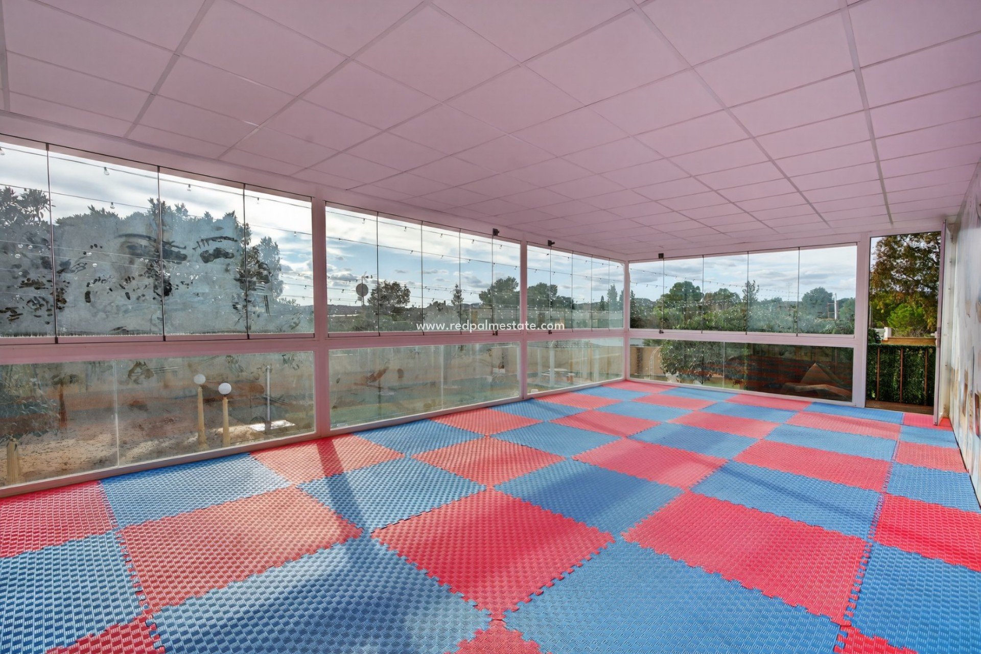 Resale - Villa -
Alicante - Rebolledo