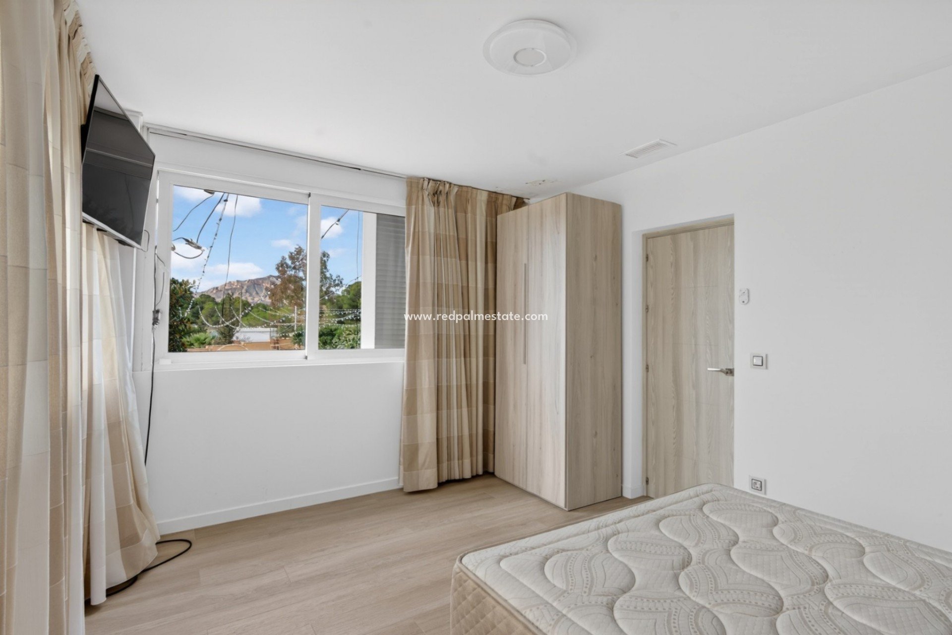 Resale - Villa -
Alicante - Rebolledo