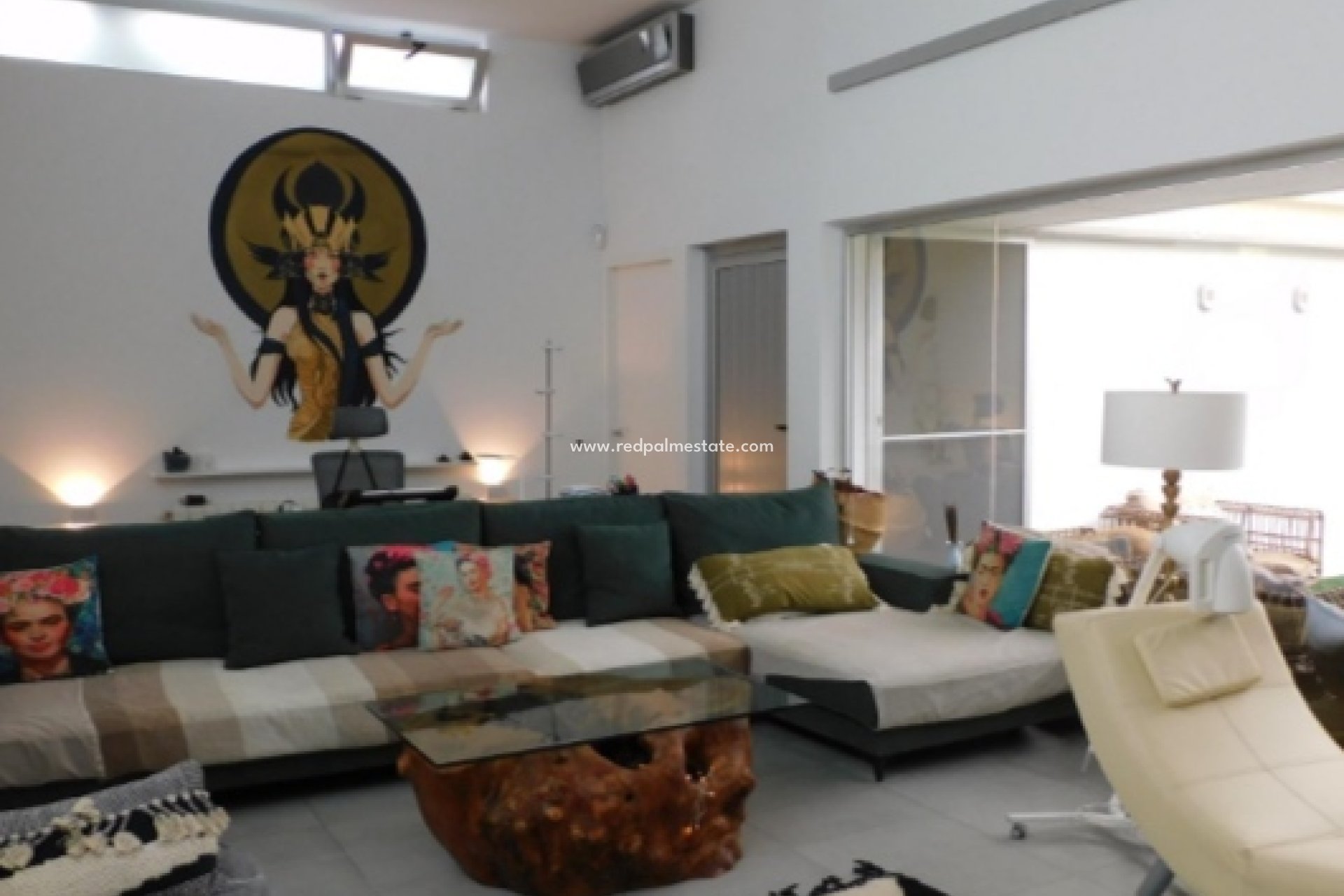 Resale - Villa -
Alicante