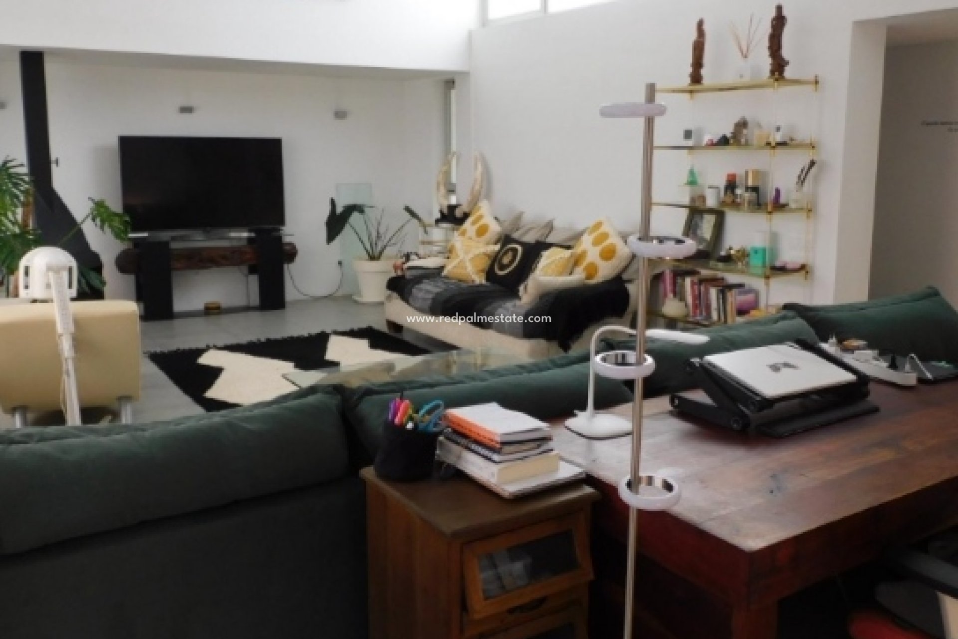 Resale - Villa -
Alicante