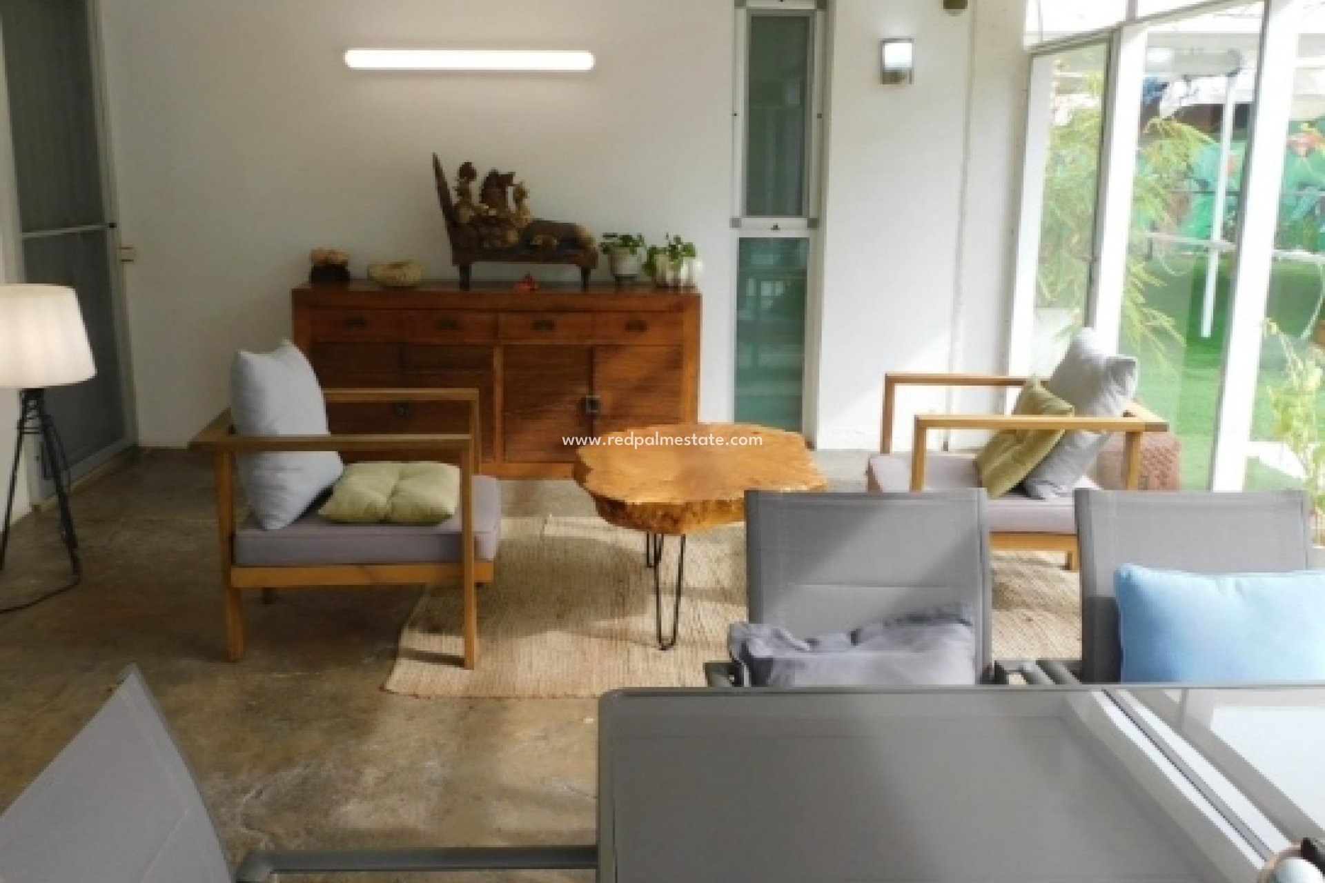 Resale - Villa -
Alicante