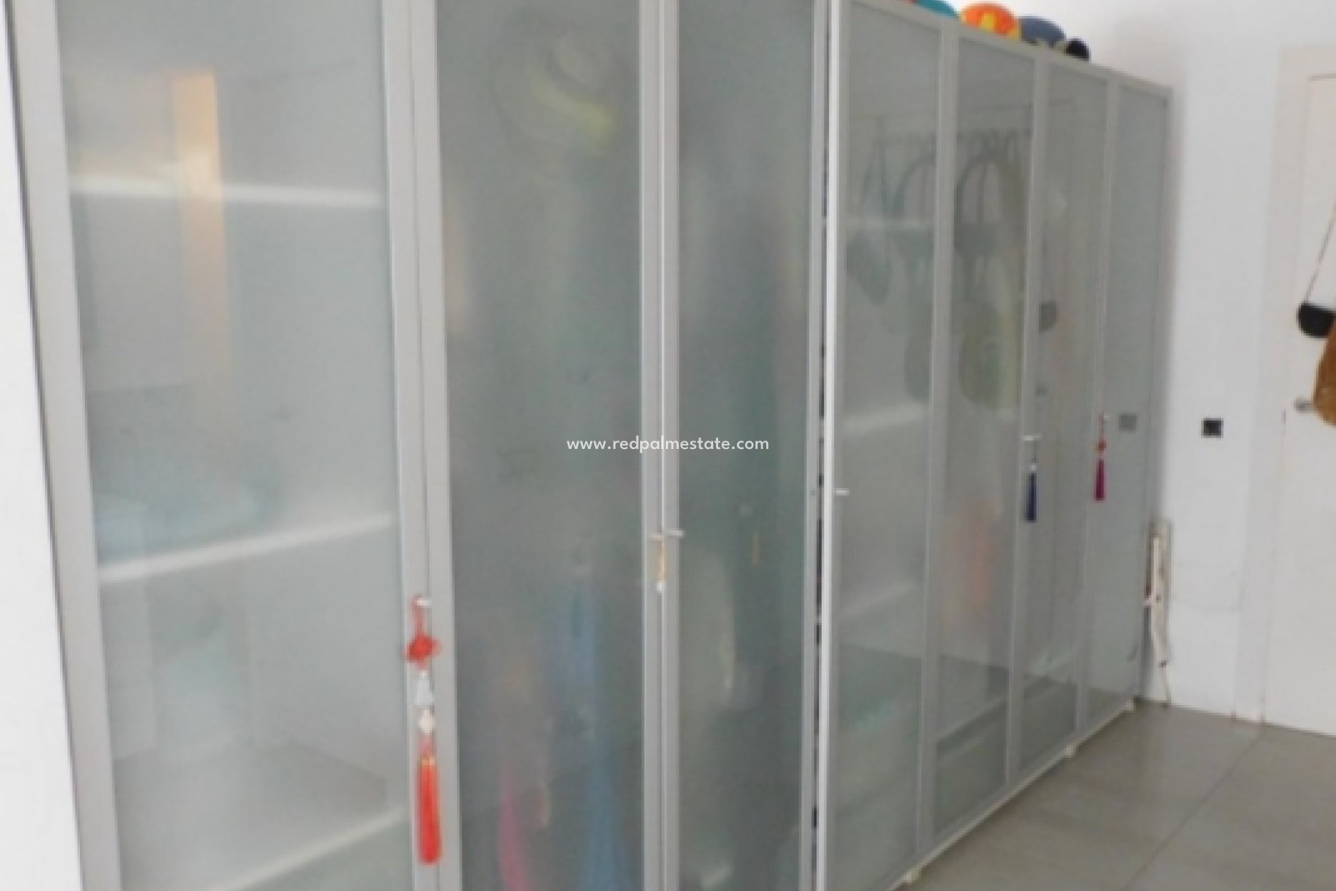 Resale - Villa -
Alicante