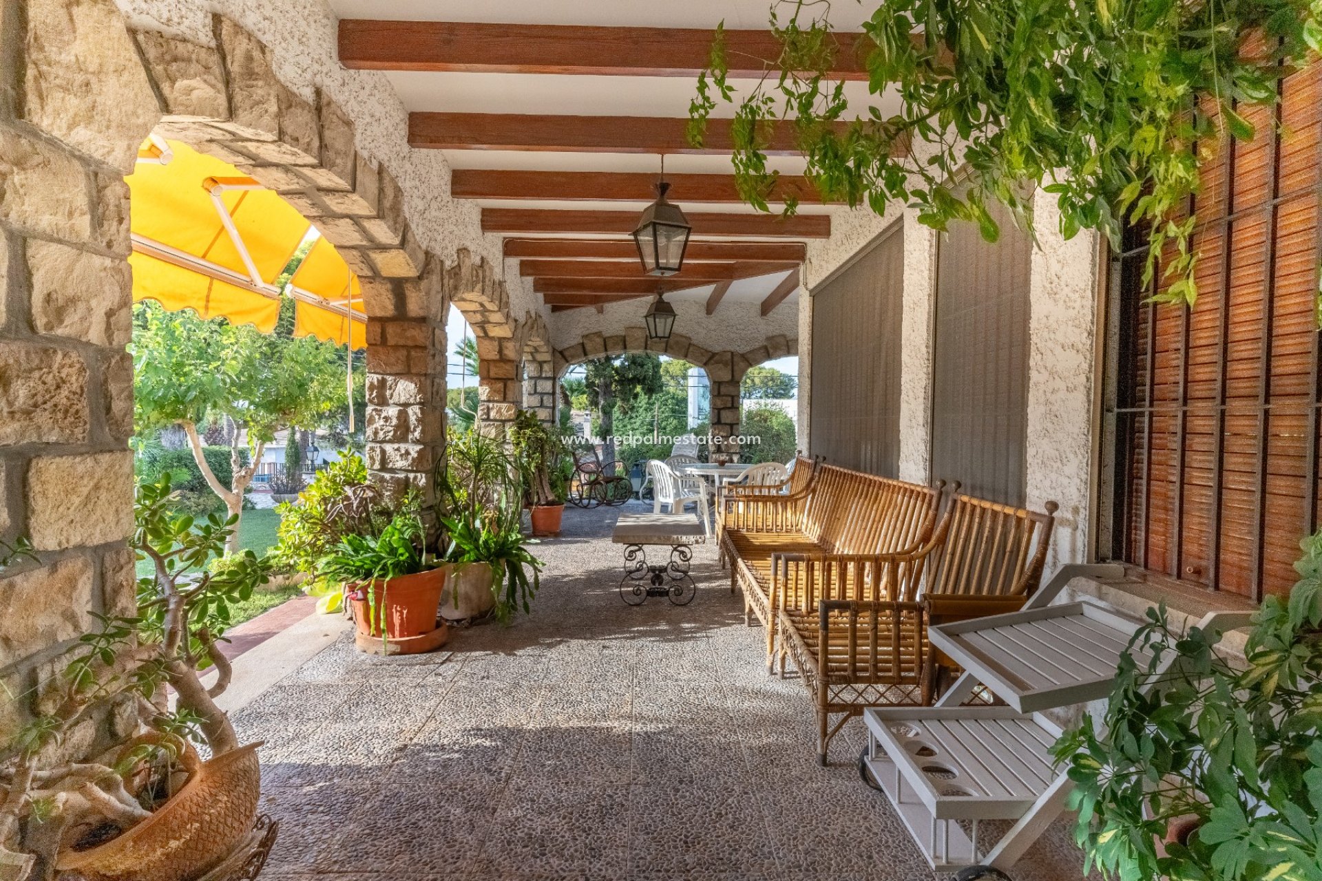 Resale - Villa -
Alicante