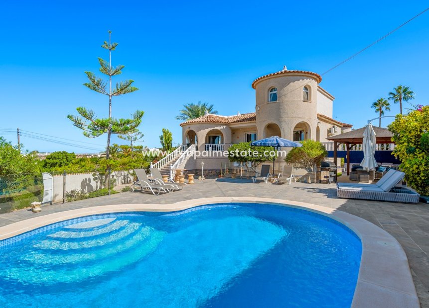 Resale - Villa -
Almoradí - Inland