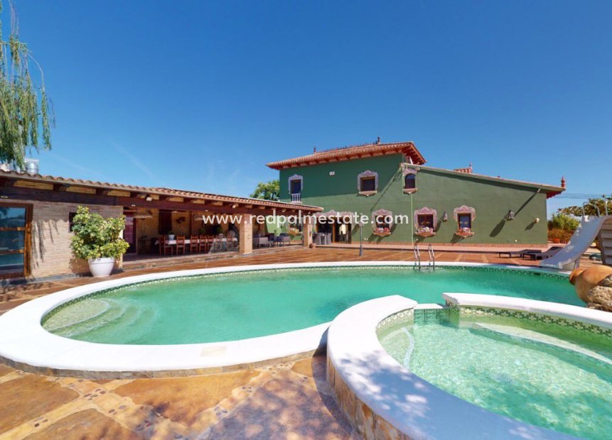 Resale - Villa -
Almoradí - Inland