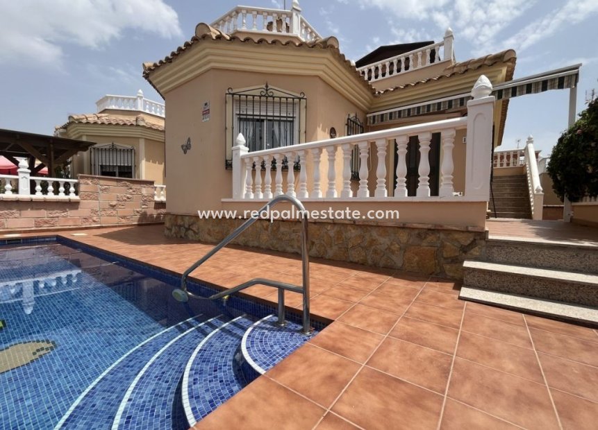 Resale - Villa -
Almoradí