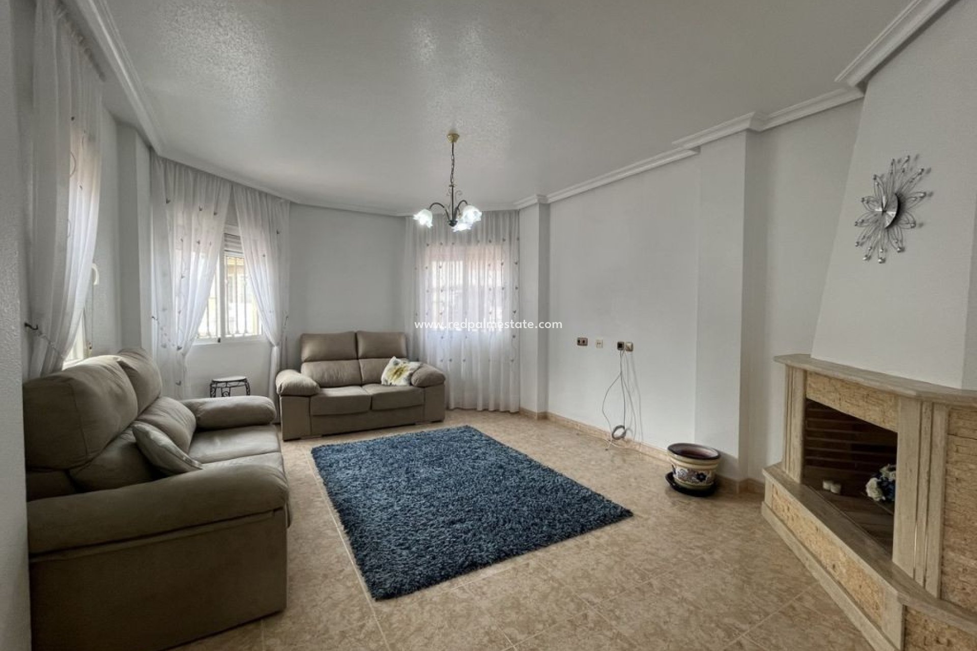 Resale - Villa -
Almoradí