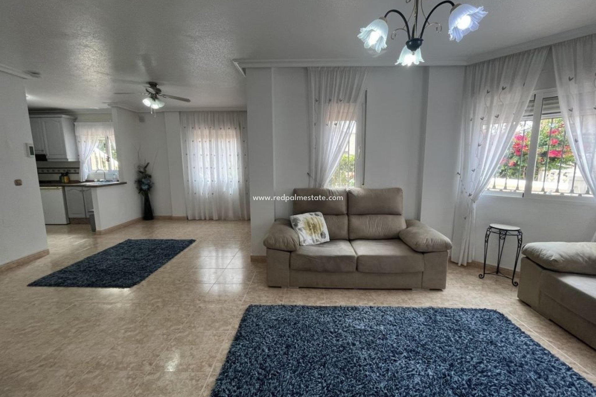 Resale - Villa -
Almoradí