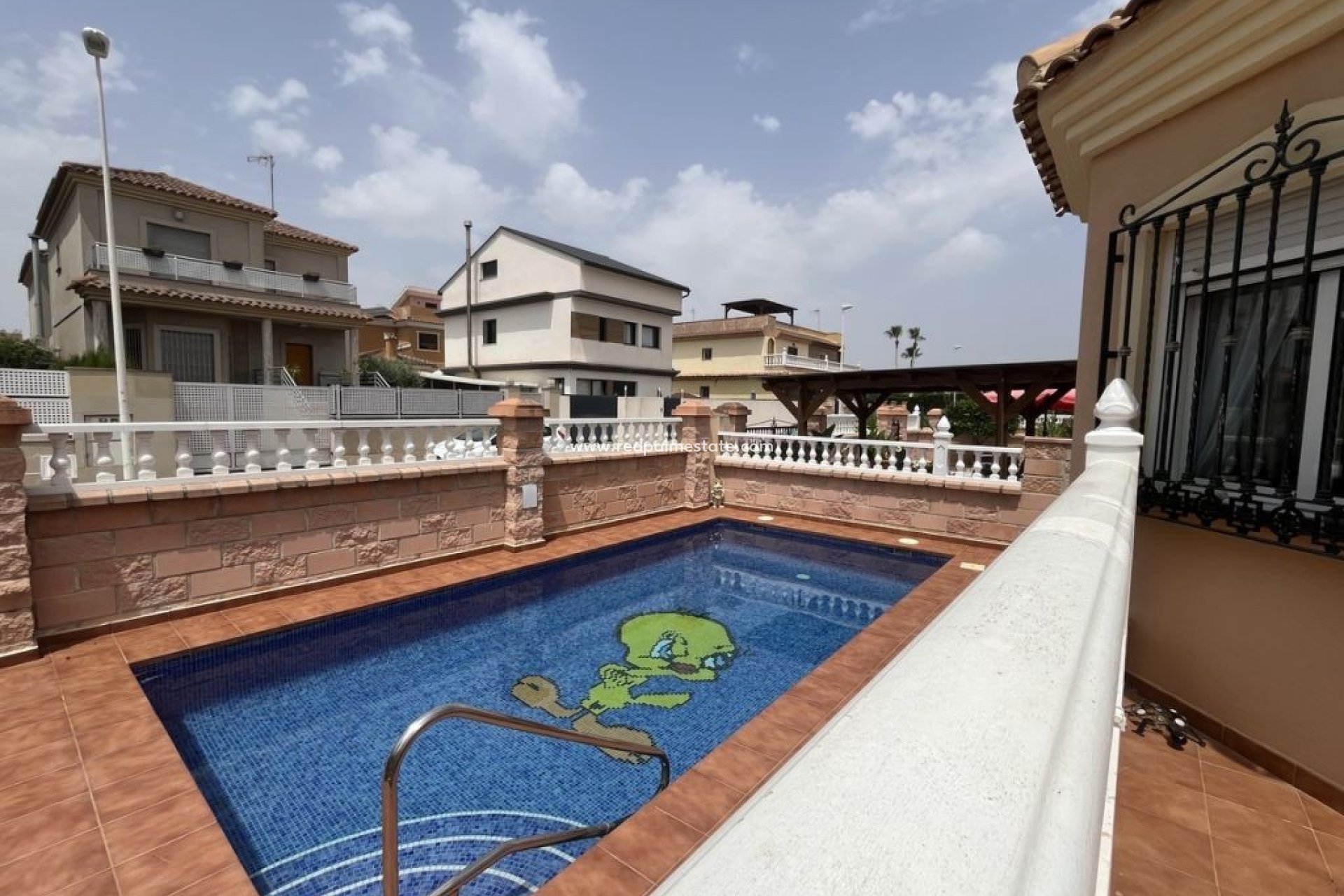 Resale - Villa -
Almoradí