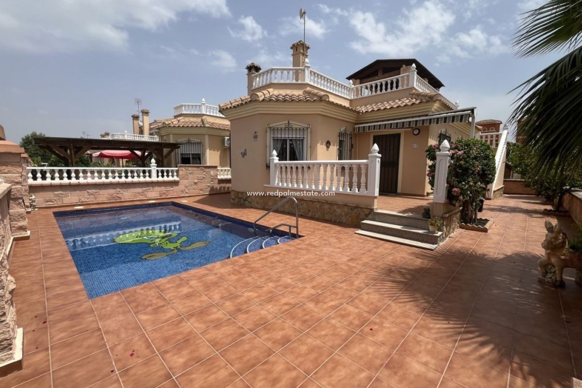 Resale - Villa -
Almoradí