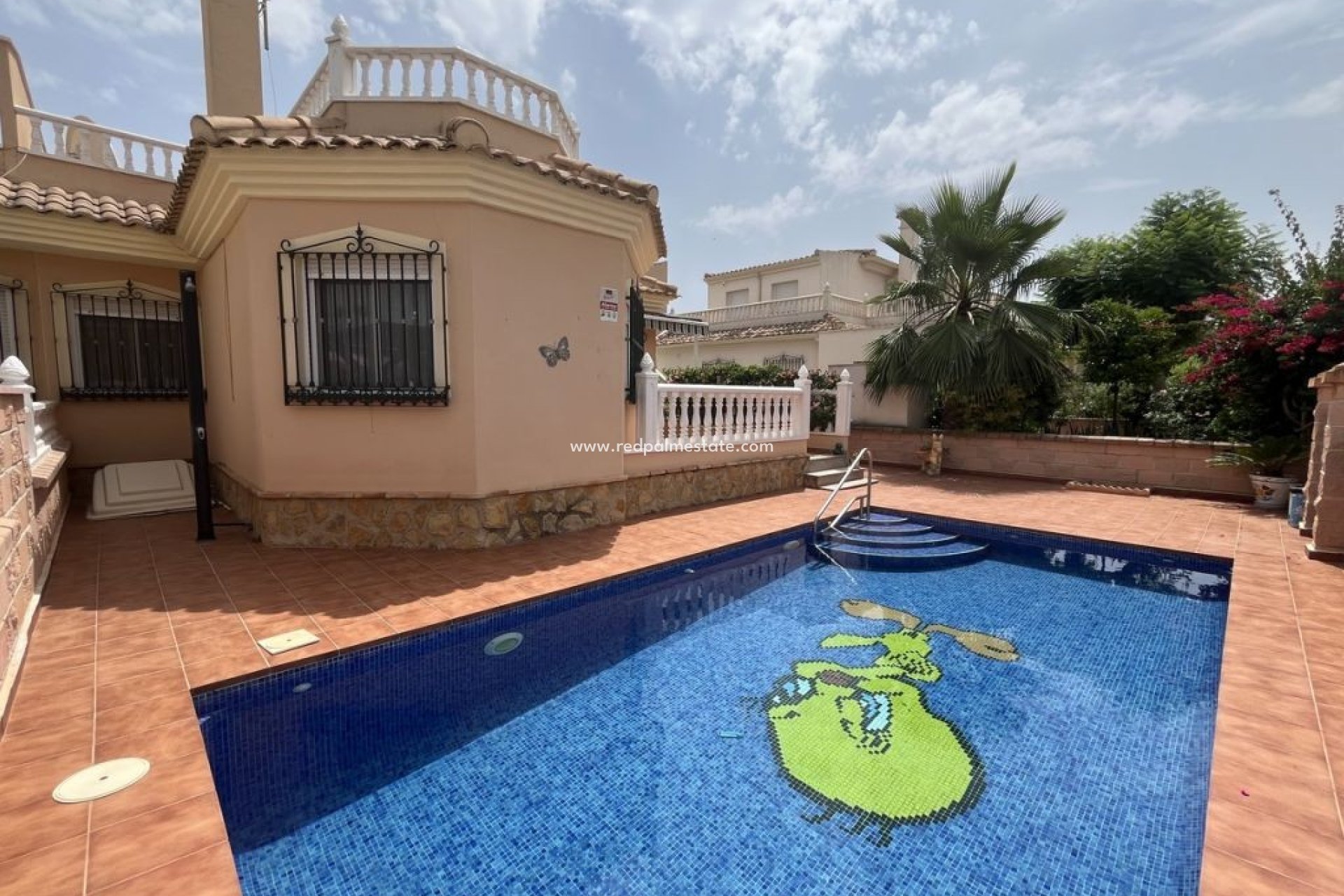 Resale - Villa -
Almoradí