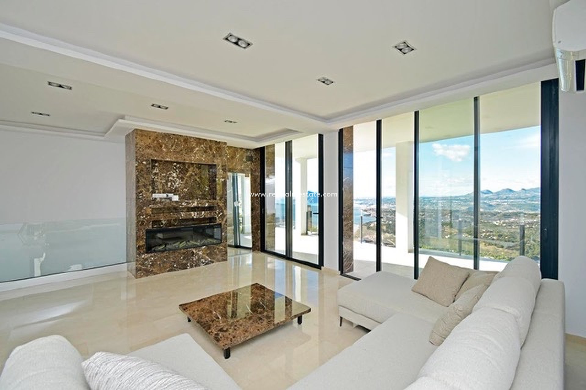 Resale - Villa -
Altea - Costa Blanca