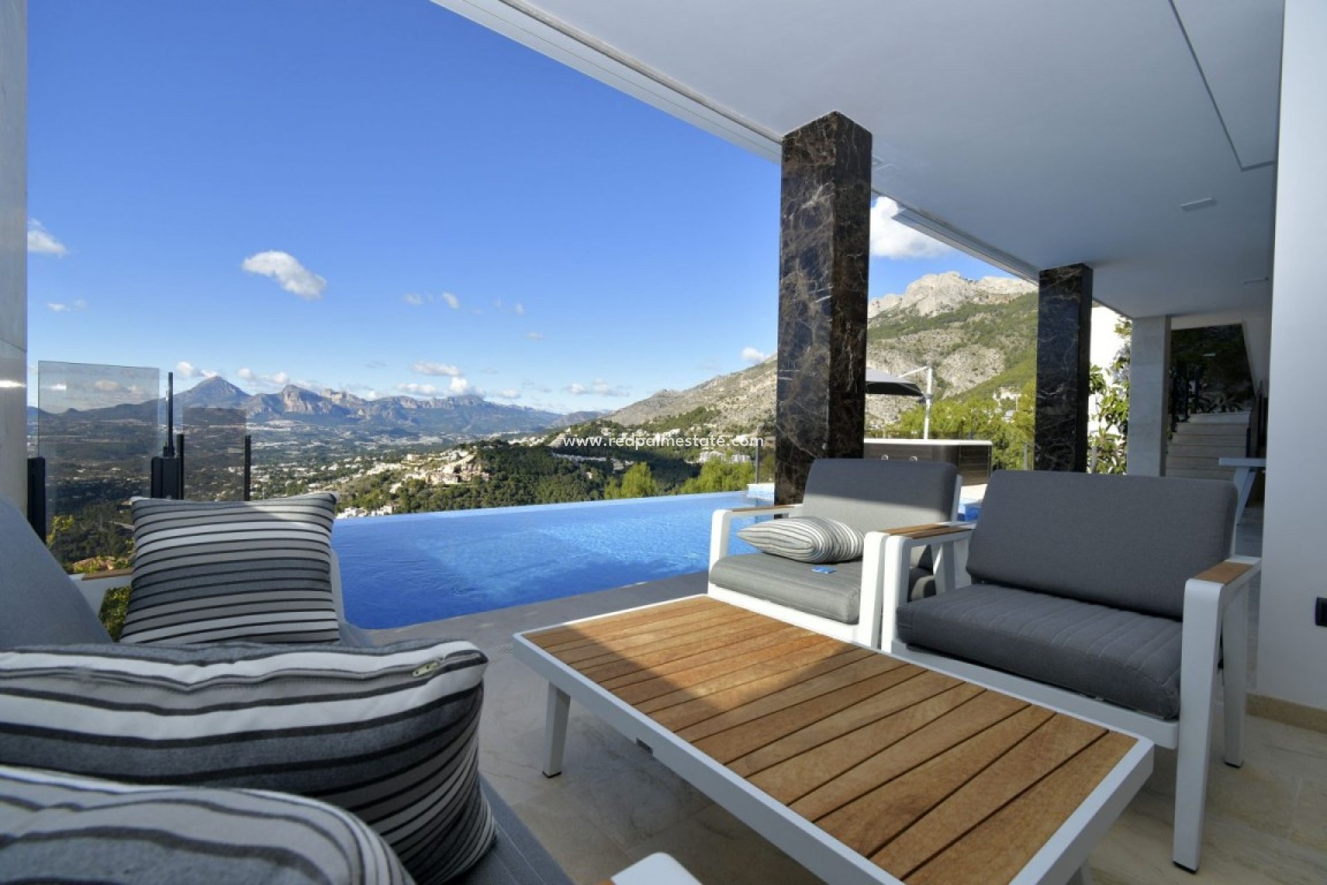 Resale - Villa -
Altea