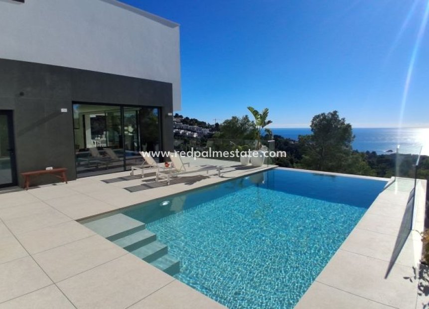 Resale - Villa -
Altea