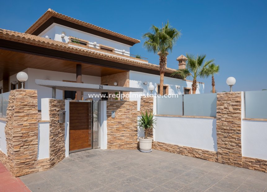 Resale - Villa -
AVILESES