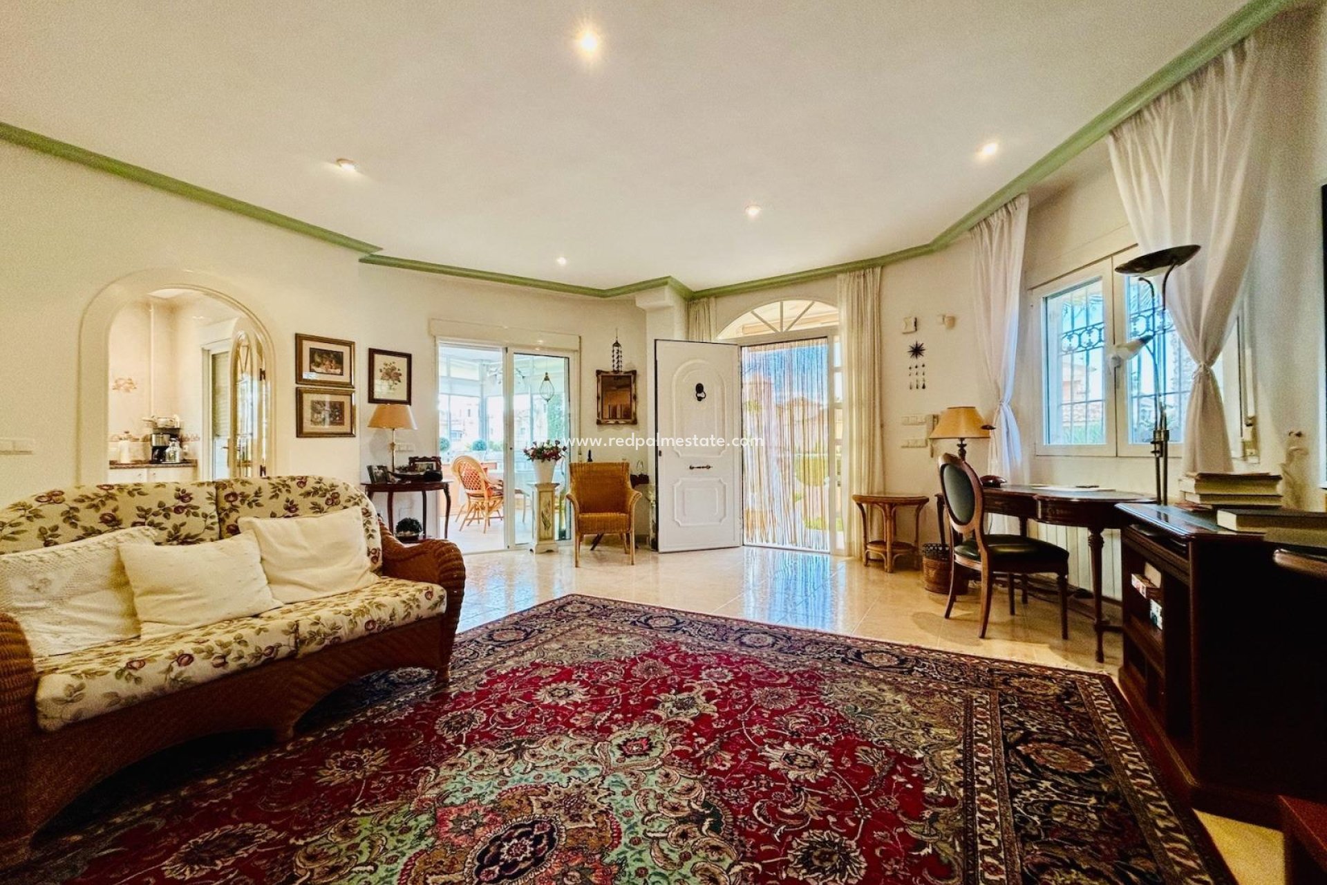 Resale - Villa -
Benferri