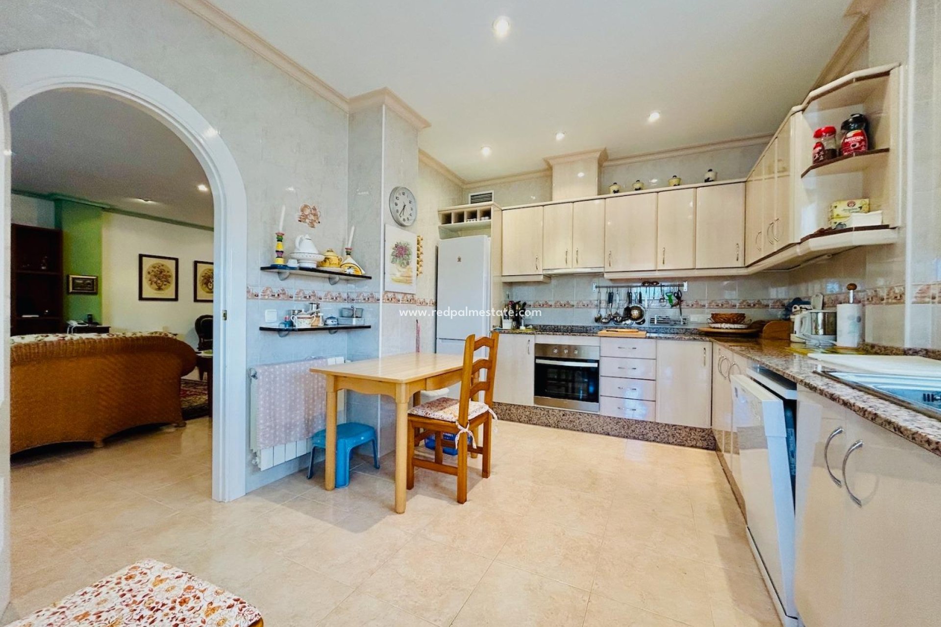 Resale - Villa -
Benferri