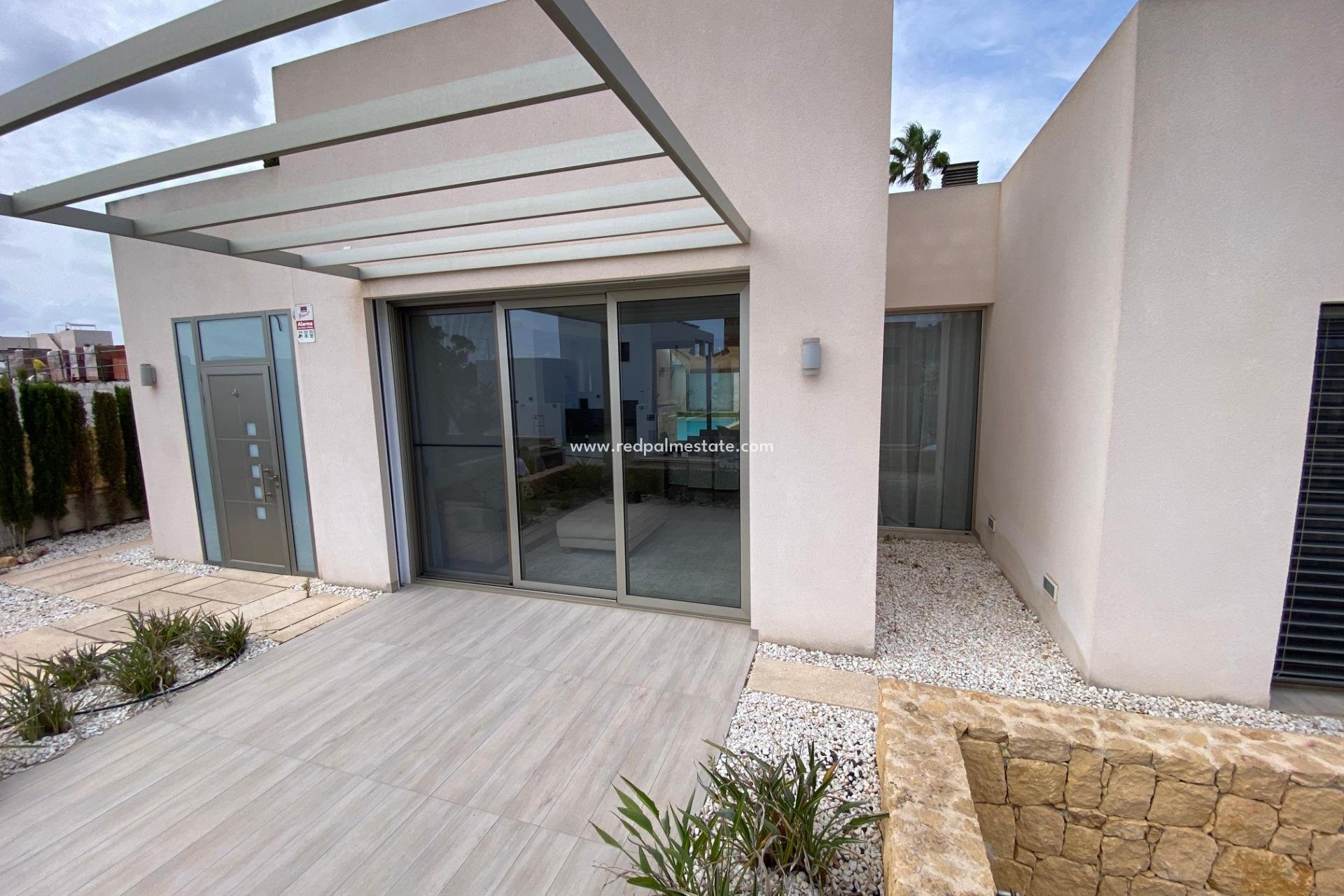 Resale - Villa -
Benijofar - Pueblo