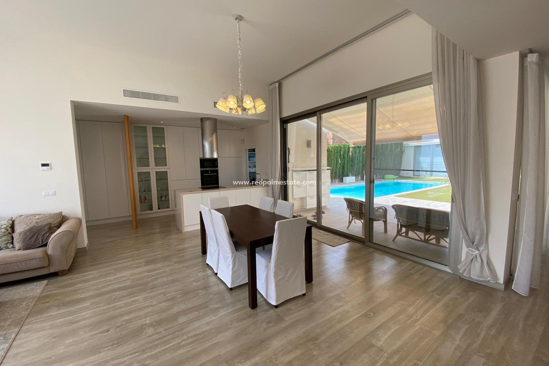 Resale - Villa -
Benijofar - Pueblo