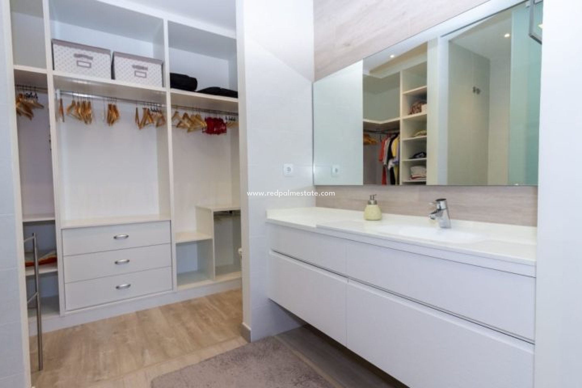 Resale - Villa -
Benijofar