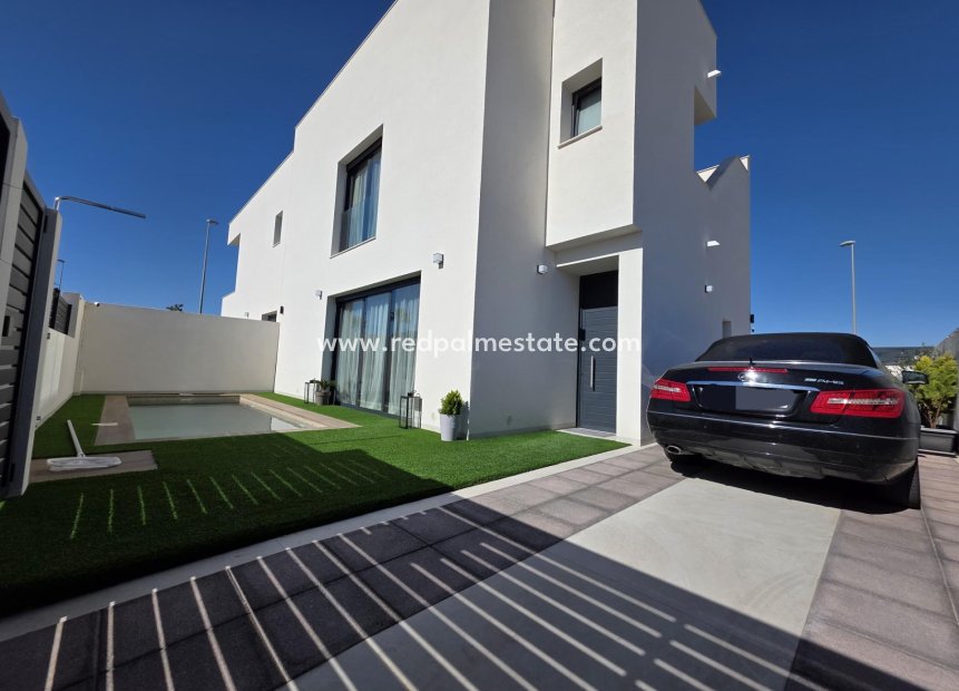 Resale - Villa -
Benijofar