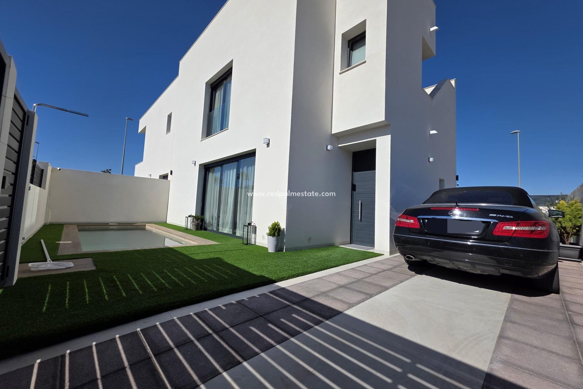 Resale - Villa -
Benijofar