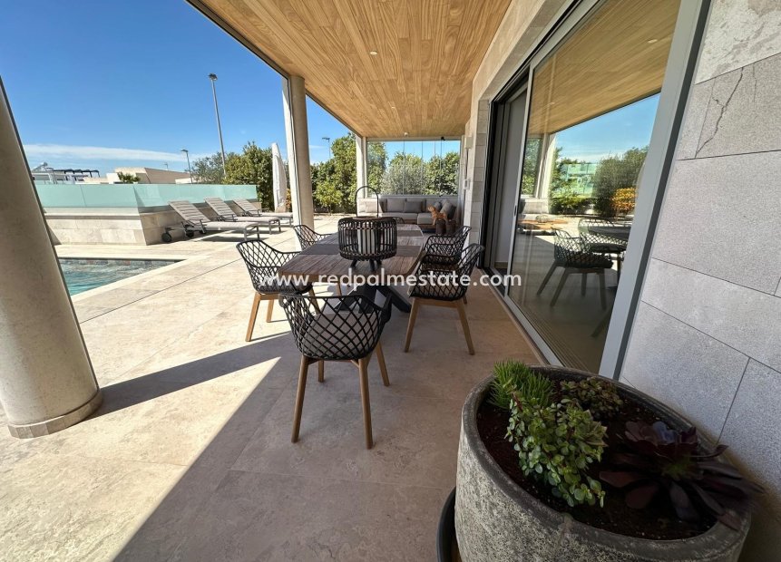 Resale - Villa -
Benijofar