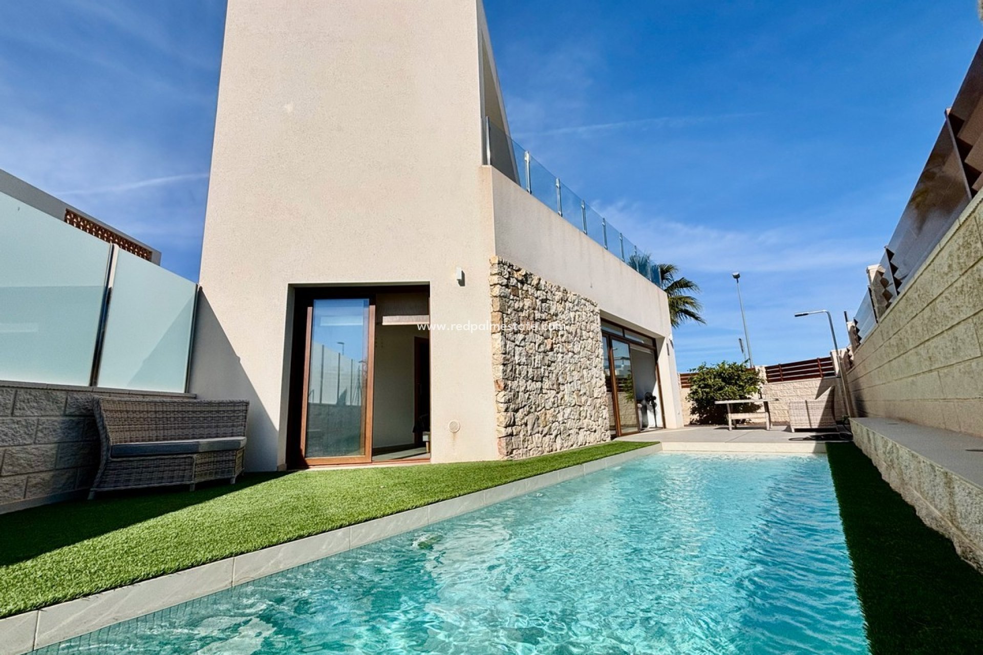 Resale - Villa -
Benijofar