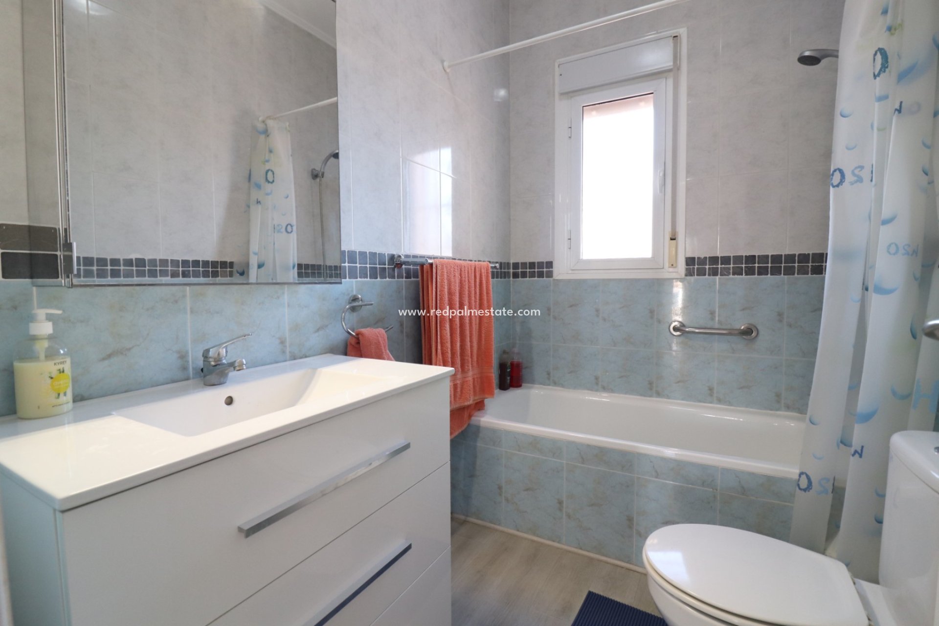 Resale - Villa -
Benimar