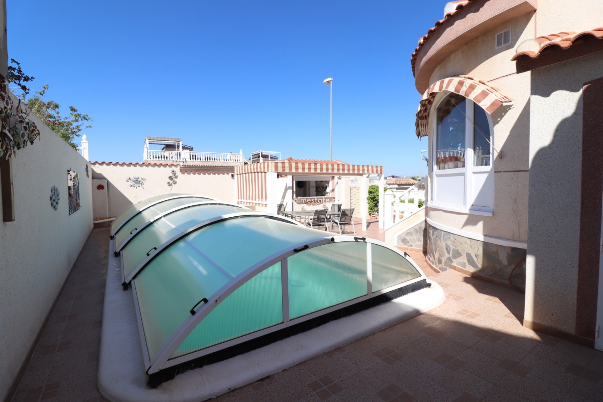 Resale - Villa -
Benimar