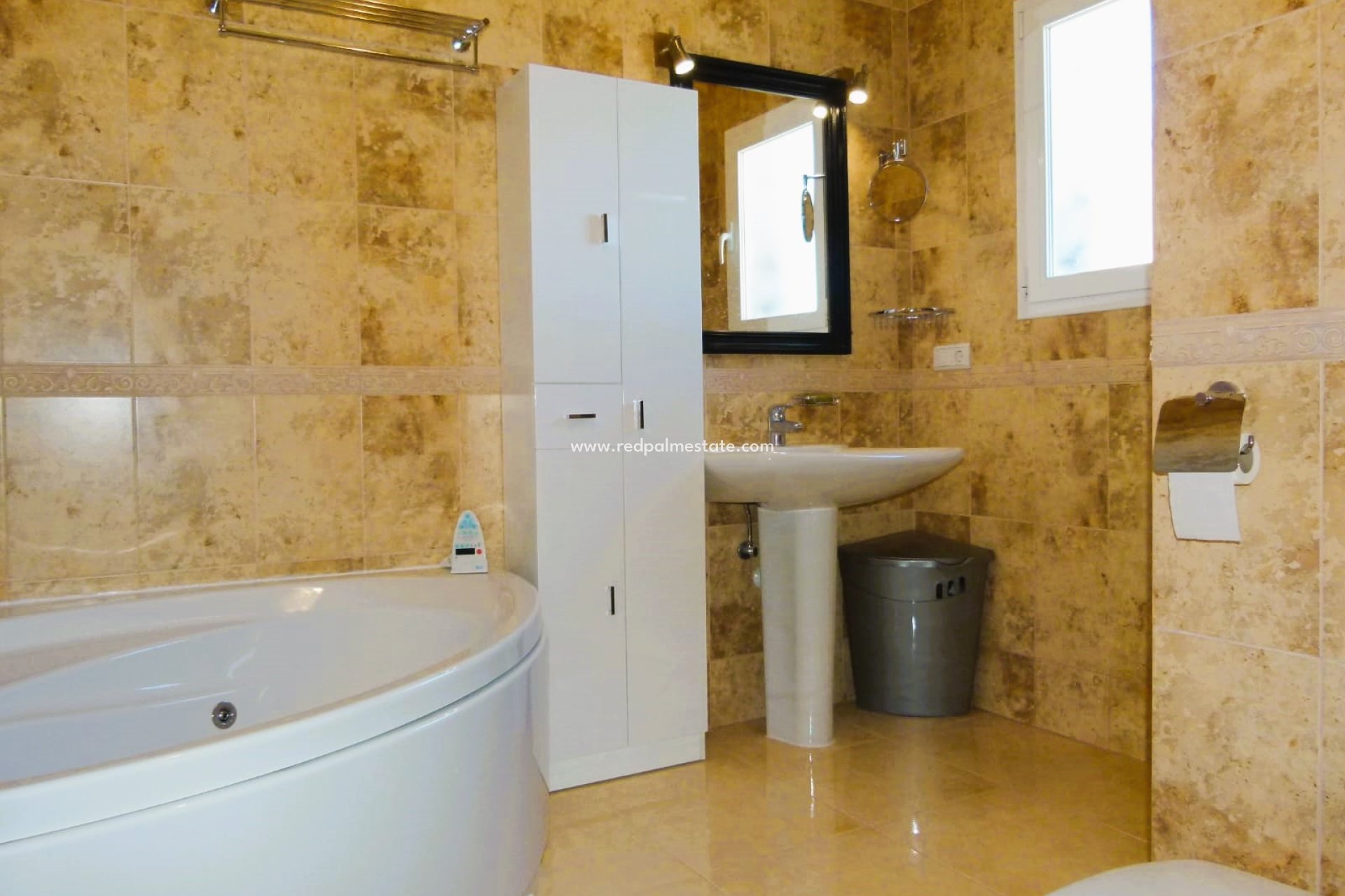 Resale - Villa -
Benitachell